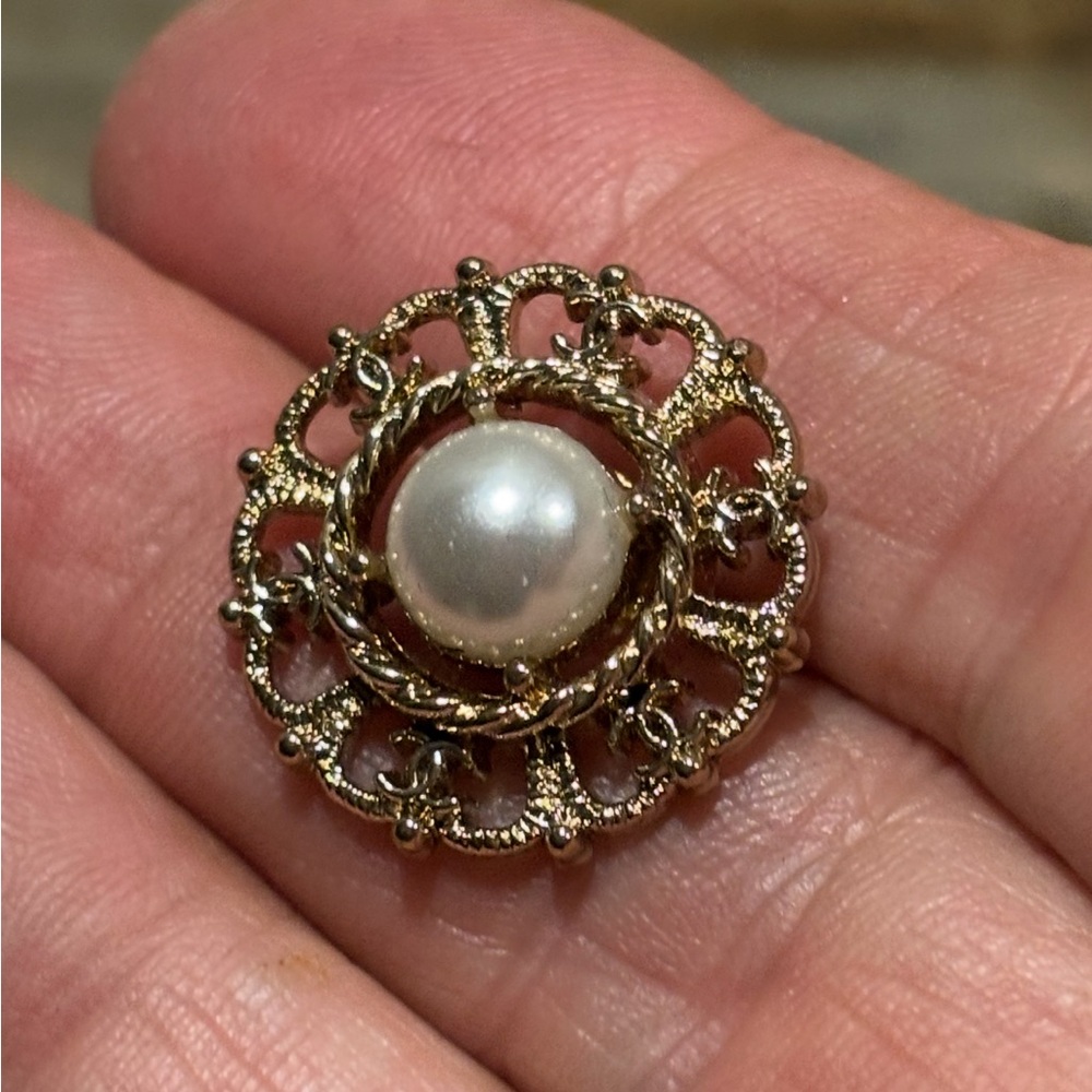 GORGEOUS Vintage Gold and Pearl CC Earrings